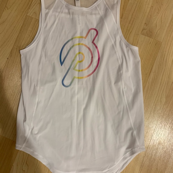 NWOT Lululemon/Peloton tank. Size 4. - Picture 2 of 2